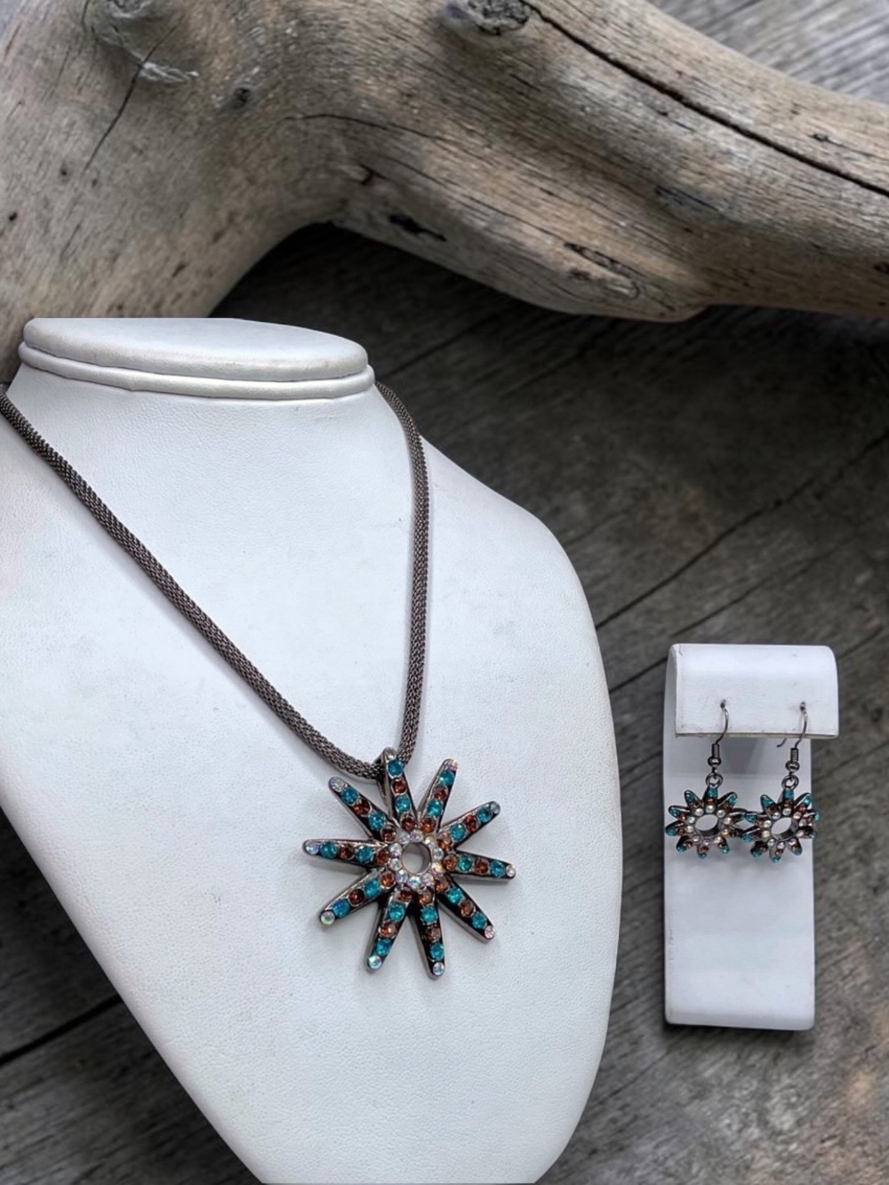 🌺Vintage Rhinestone Necklace & Earrings Set